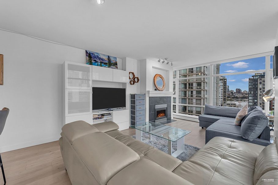 1506 1199 Marinaside Crescent Vancouver, BC - 10