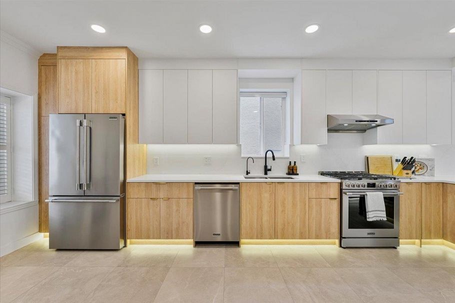 817 W 60th Avenue Vancouver, BC - 17