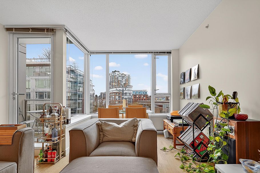 904 251 E 7th Avenue Vancouver, BC - 3