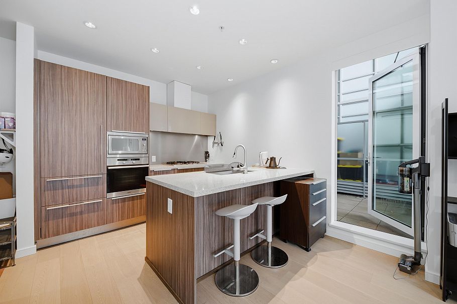 306 1633 Ontario Street Vancouver, BC - 9