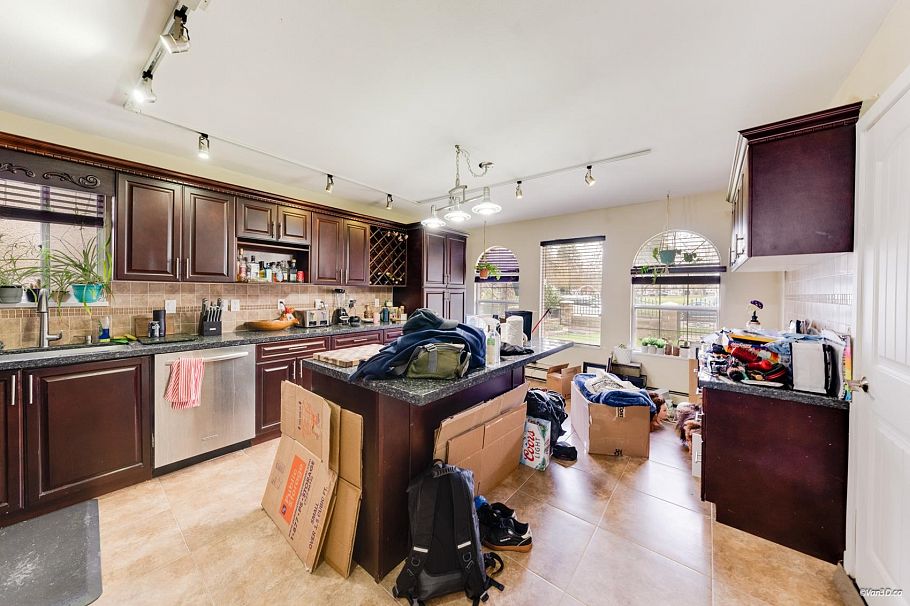 3450 Monmouth Avenue Vancouver, BC - 25