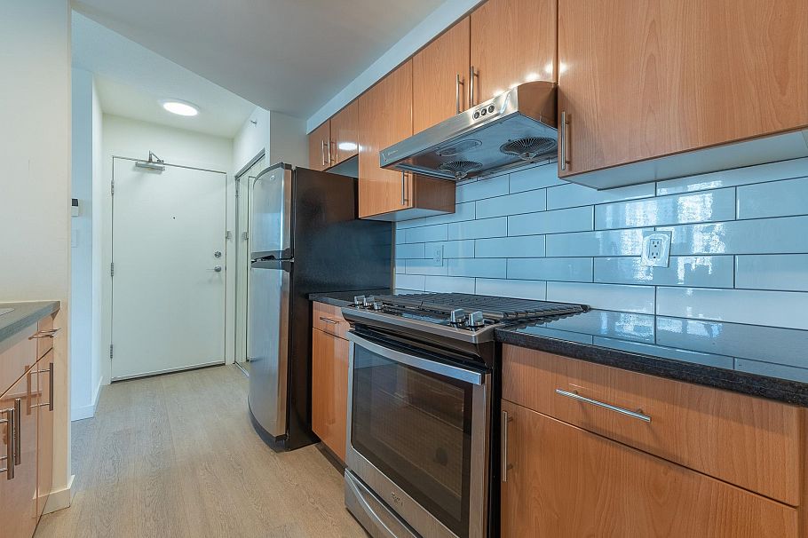 1605 193 Aquarius Mews Vancouver, BC - 10