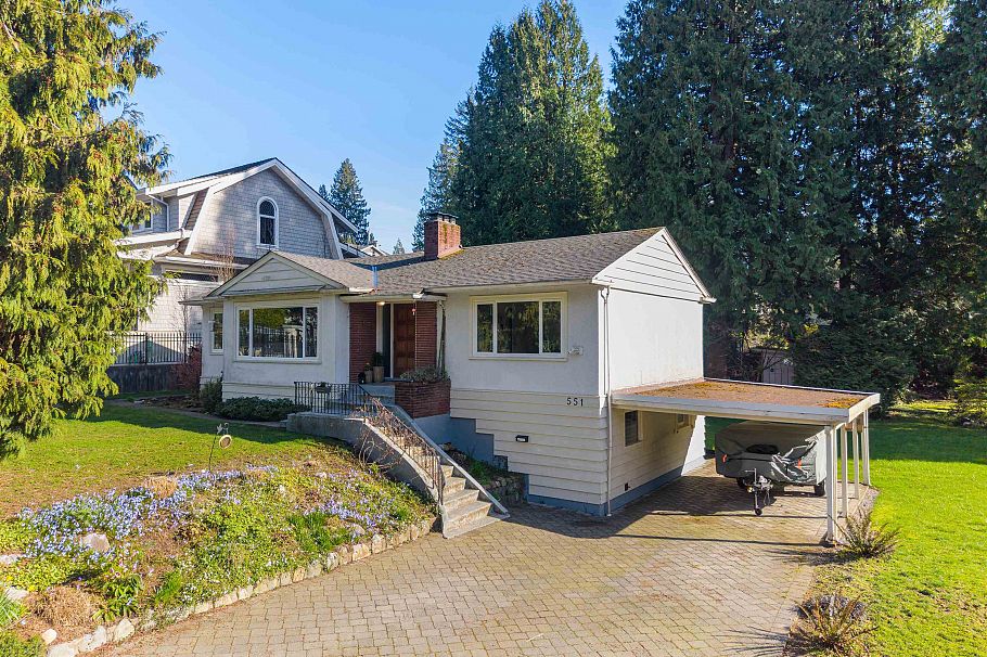 551 E Osborne Road North Vancouver, BC - 3