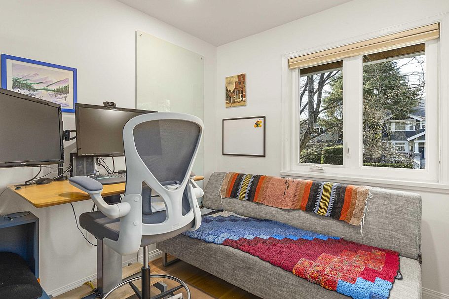 1815 W 14th Avenue Vancouver, BC - 5