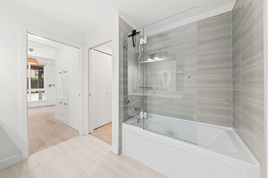 107 733 W 3rd Street North Vancouver, BC - 31