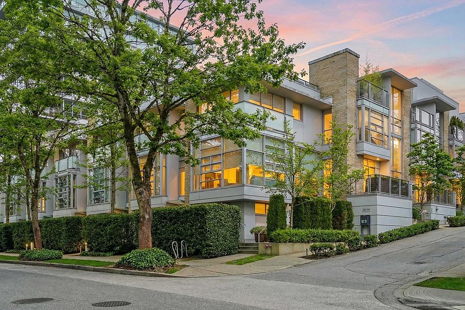 1576 W 8 Street Vancouver, BC - 1