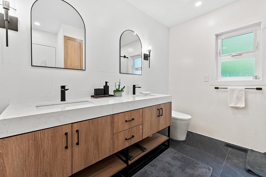 8 Halss Crescent Vancouver, BC - 9