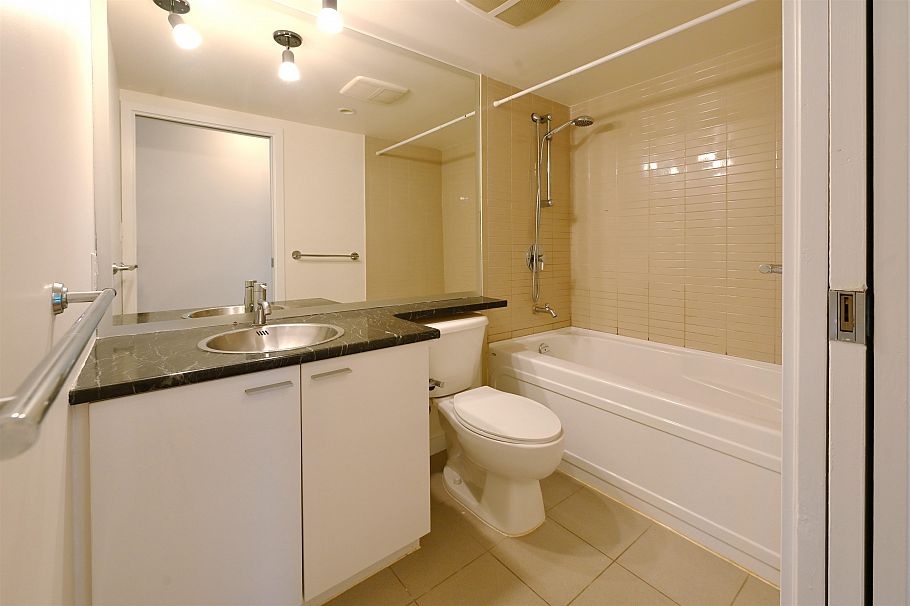 2206 111 W Georgia Street Vancouver, BC - 16