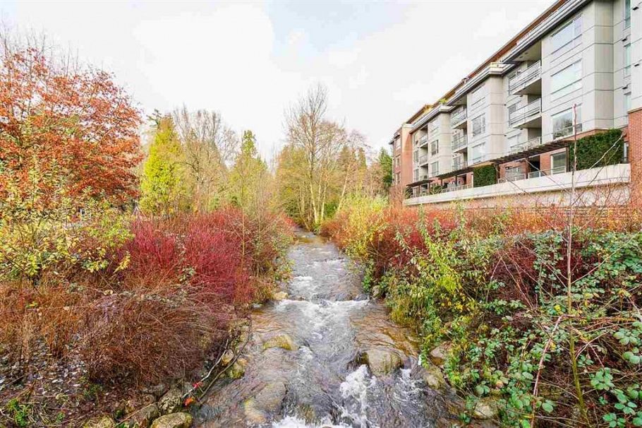 211 1621 Hamilton Avenue North Vancouver, BC - 18