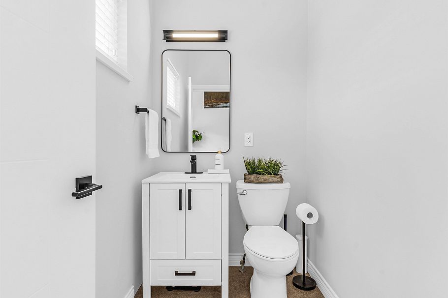 2168 Wall Street Vancouver, BC - 16