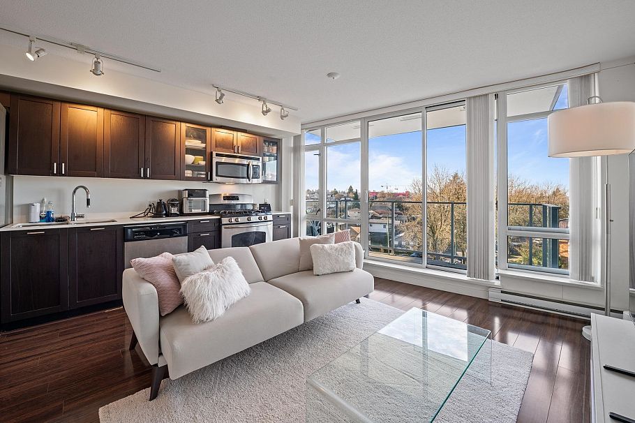 612 4888 Nanaimo Street Vancouver, BC - 1