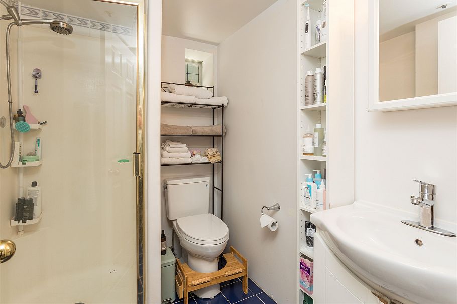 2945 W 12th Avenue Vancouver, BC - 30