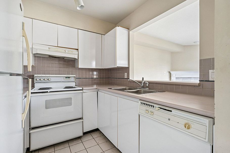 304 1989 W 1st Avenue Vancouver, BC - 13