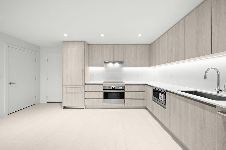 406 4928 Quebec Street Vancouver, BC - 2