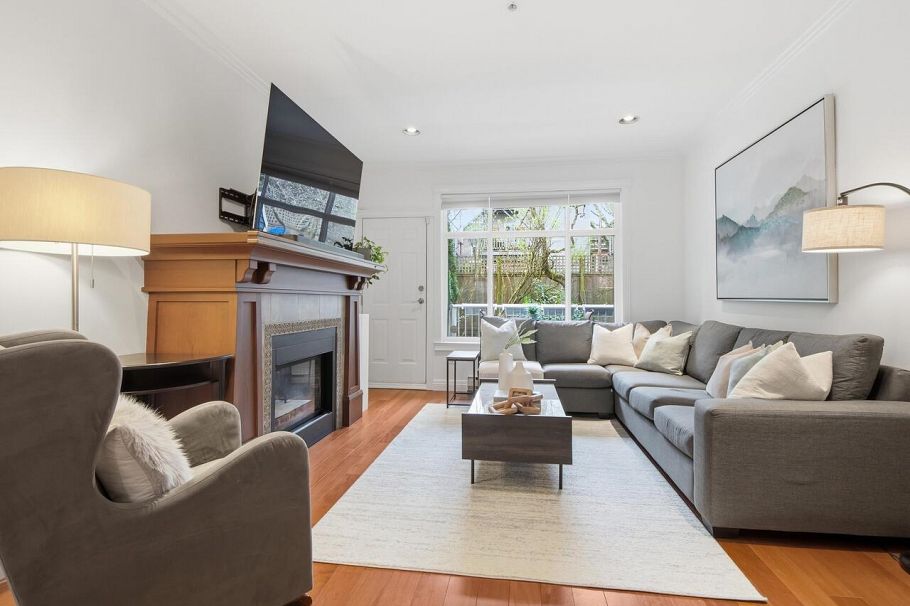 1530 Kitchener Street Vancouver, BC - 3