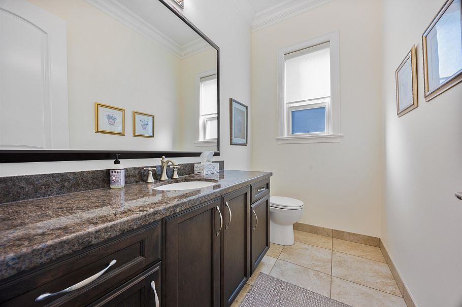 3837 W 3rd Avenue Vancouver, BC - 6