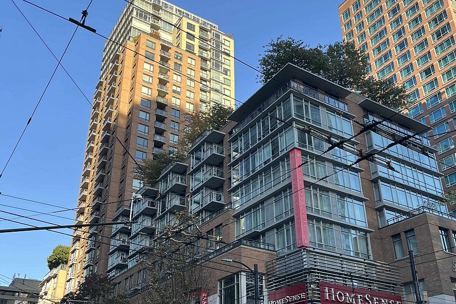 1016 788 Richards Street Vancouver, BC - 1