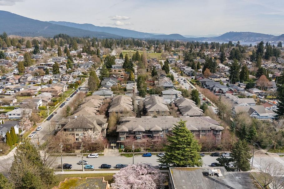 206 1468 St. Andrews Avenue North Vancouver, BC - 24