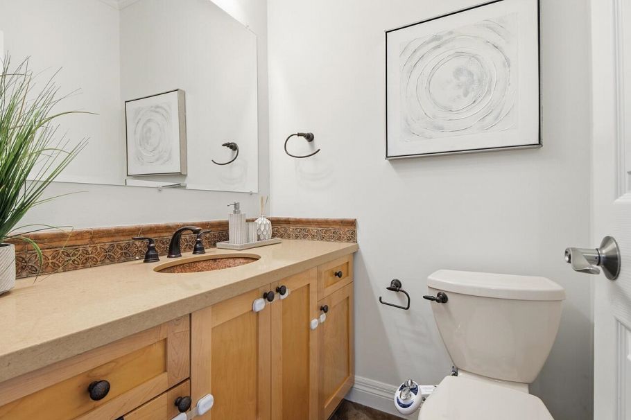 1530 Kitchener Street Vancouver, BC - 18