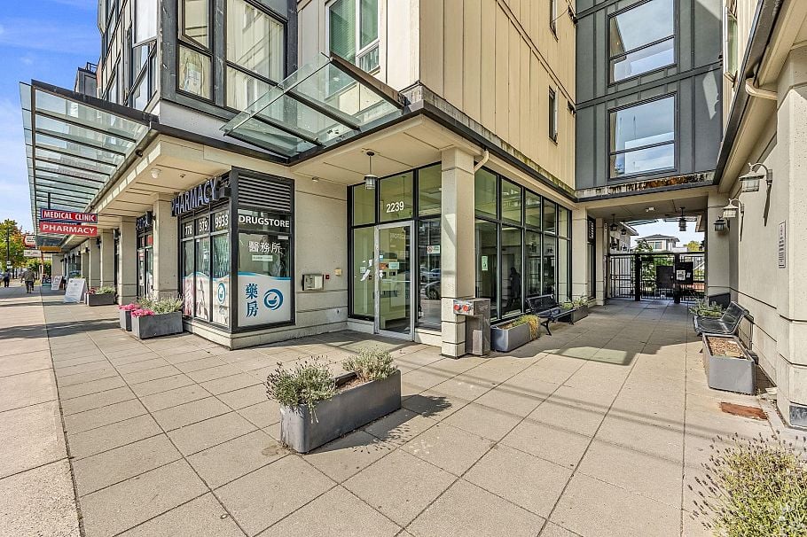 55 2239 Kingsway Vancouver, BC - 1