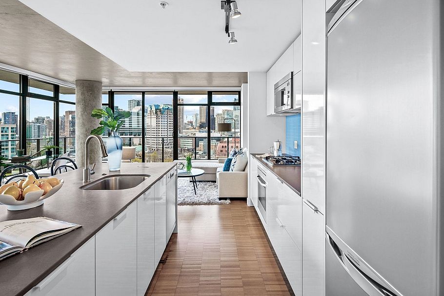 2105 108 W Cordova Street Vancouver, BC - 2