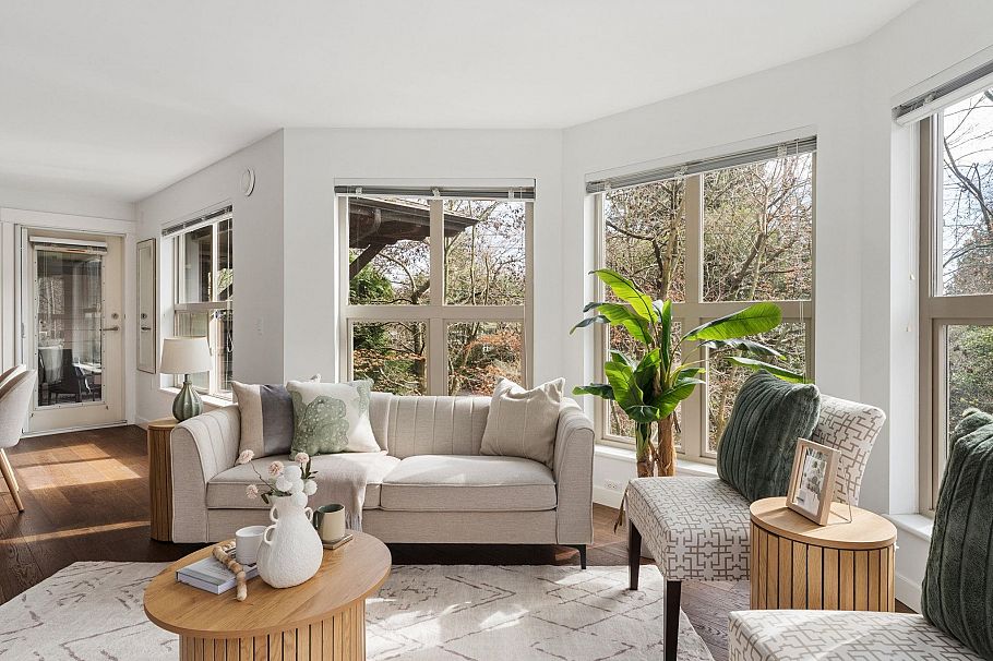 206 1468 St. Andrews Avenue North Vancouver, BC - 4