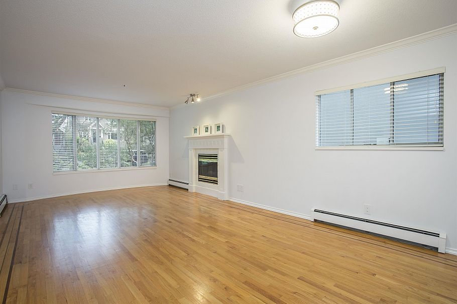 2945 W 12th Avenue Vancouver, BC - 17