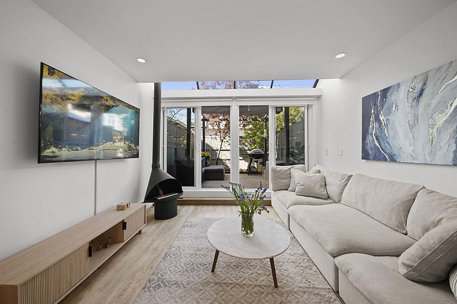 109 2125 York Avenue Vancouver, BC - 1