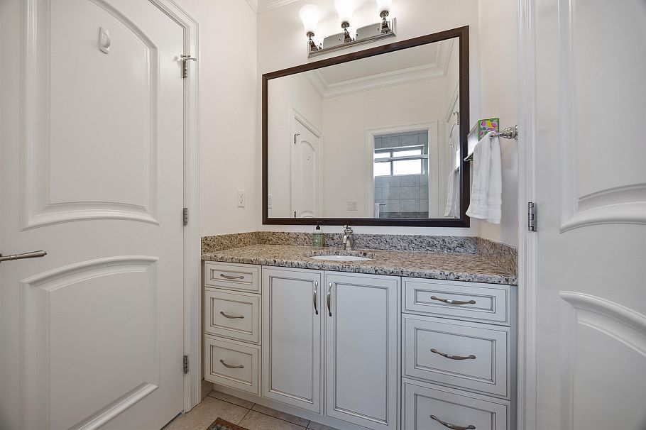 3837 W 3rd Avenue Vancouver, BC - 20