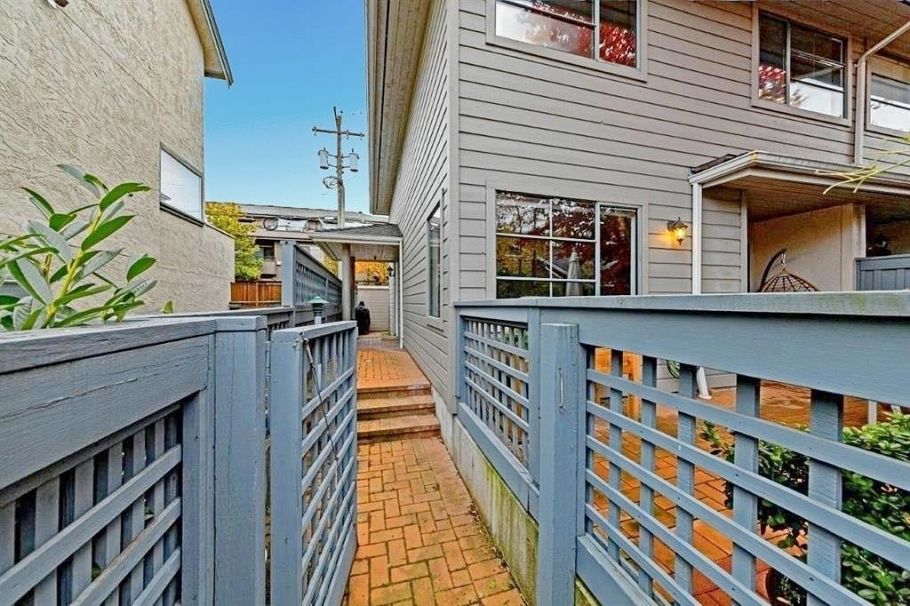 10 2118 Eastern Avenue North Vancouver, BC - 24