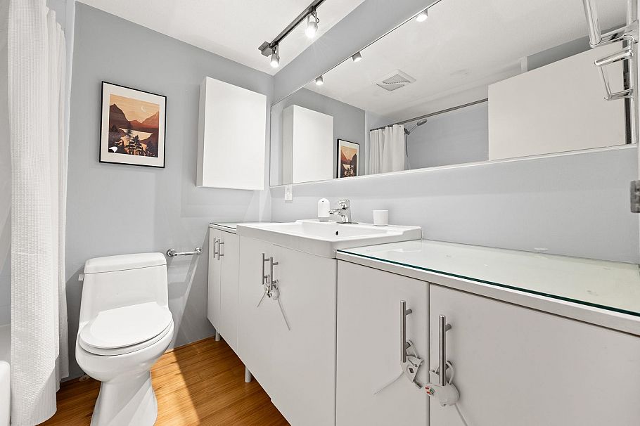 301 1352 W 10th Avenue Vancouver, BC - 11