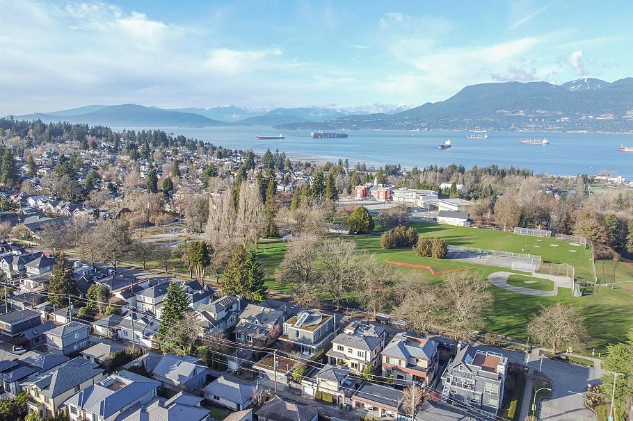 4320 W 8th Avenue Vancouver, BC - 31