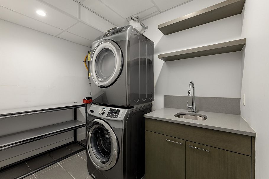 304 1009 Laurier Avenue Vancouver, BC - 28