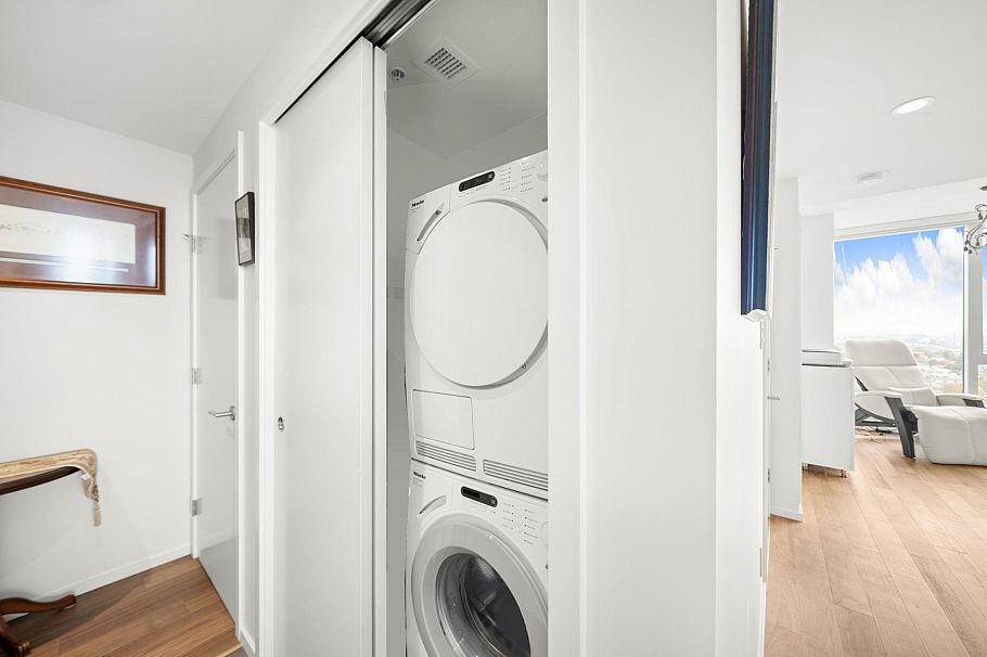 1808 8555 Granville Street Vancouver, BC - 17