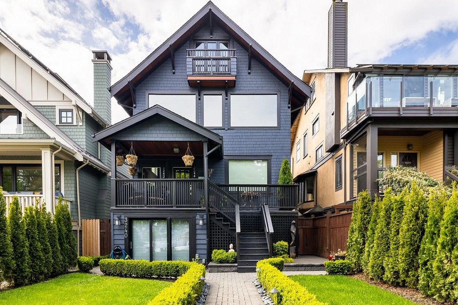 3240 W 1st Avenue Vancouver, BC - 1