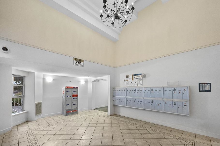 207 3628 Rae Avenue Vancouver, BC - 8