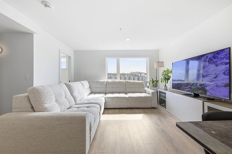 356 555 E 2nd Street North Vancouver, BC - 6