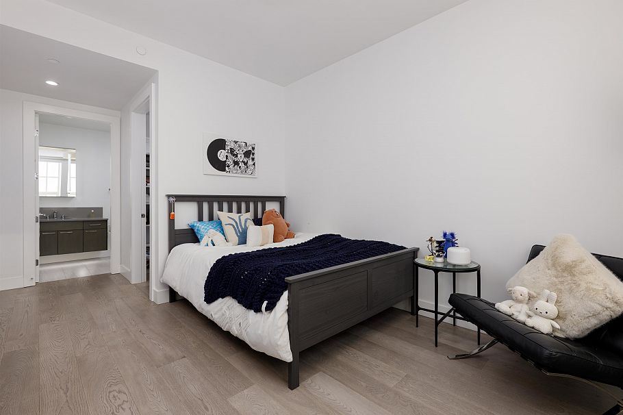 304 1009 Laurier Avenue Vancouver, BC - 19