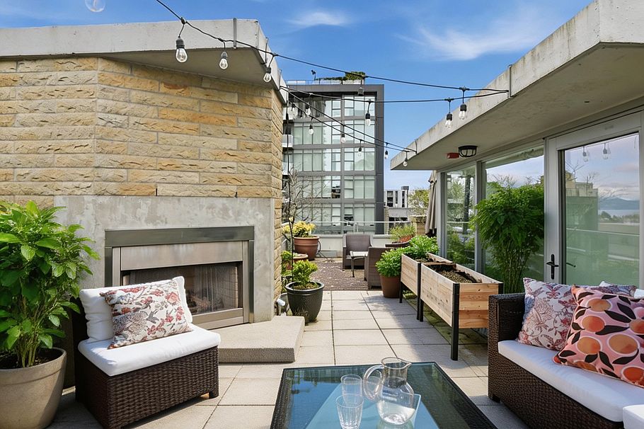 1576 W 8 Street Vancouver, BC - 35