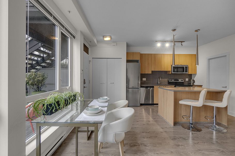 103 735 W 15th Street North Vancouver, BC - 1