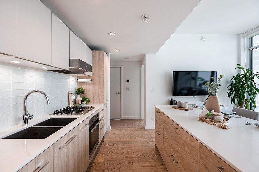 1801 4638 Gladstone Street Vancouver, BC - 3