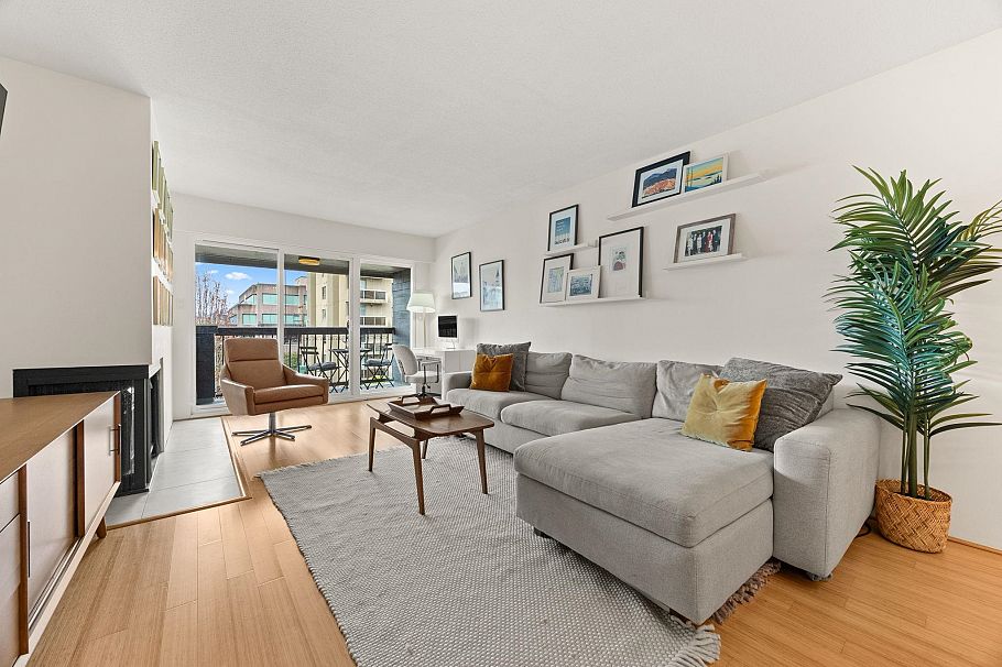 301 1352 W 10th Avenue Vancouver, BC - 1