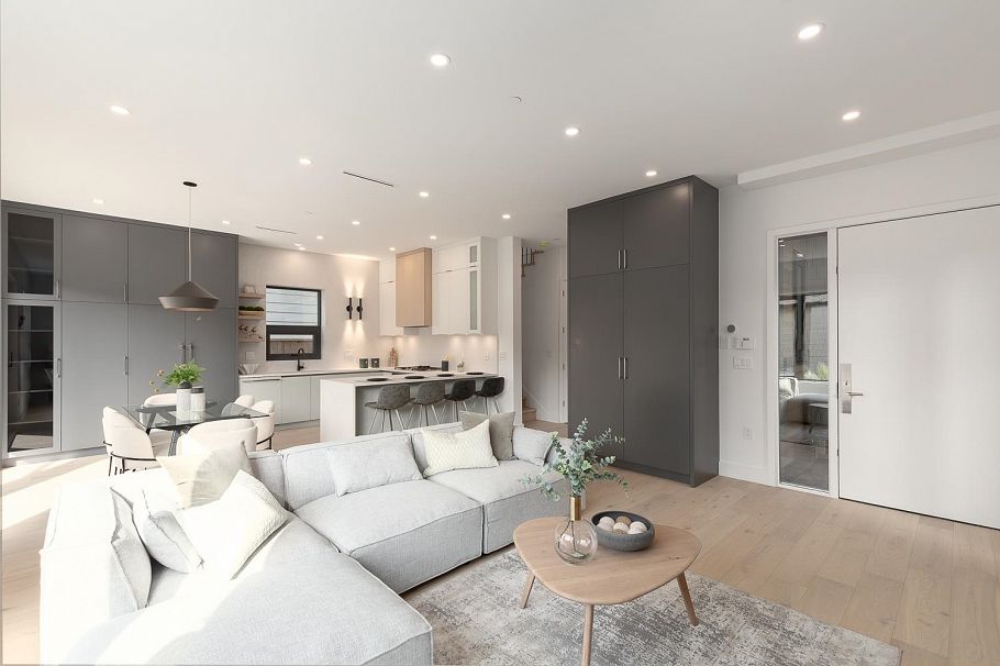 2 3186 W 11th Avenue Vancouver, BC - 3