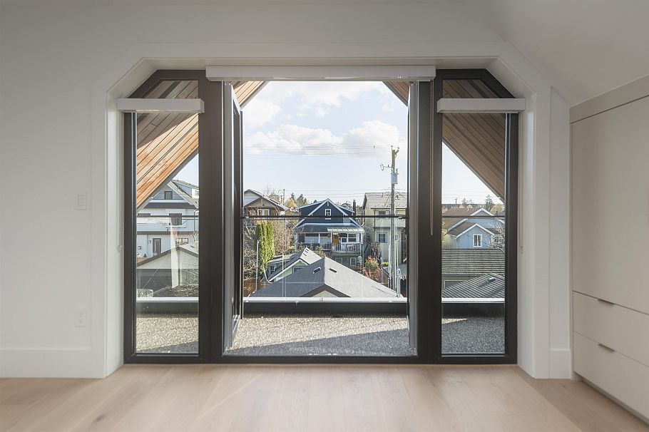 2 2684 Oxford Street Vancouver, BC - 14