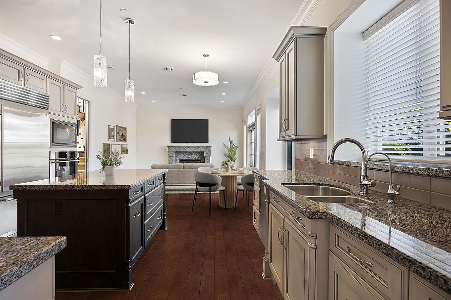 3837 W 3rd Avenue Vancouver, BC - 9