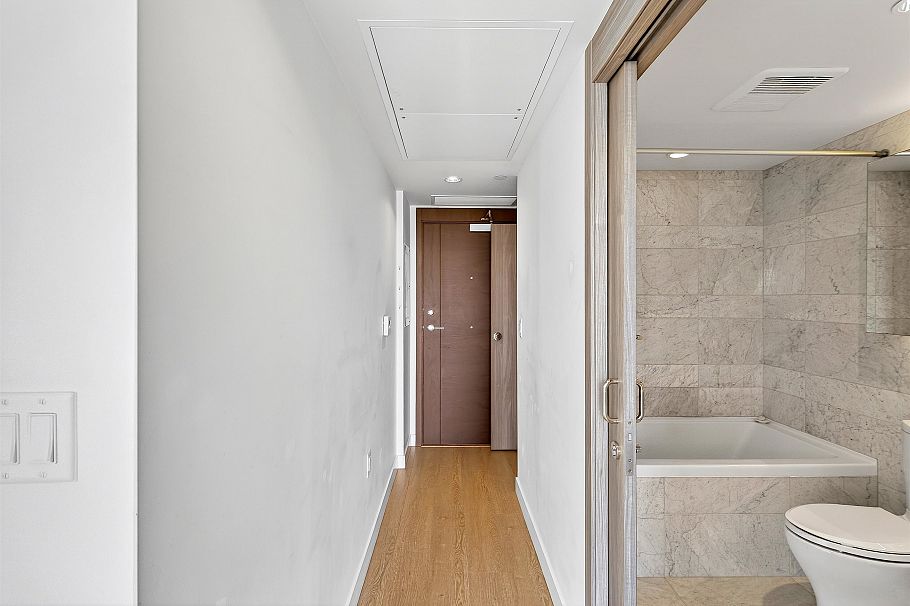 2004 89 Nelson Street Vancouver, BC - 20