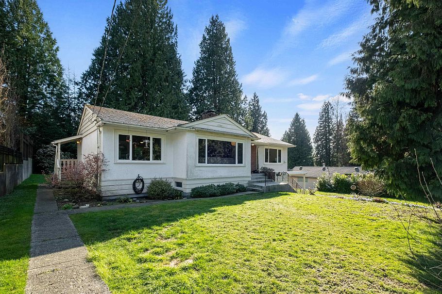 551 E Osborne Road North Vancouver, BC - 4