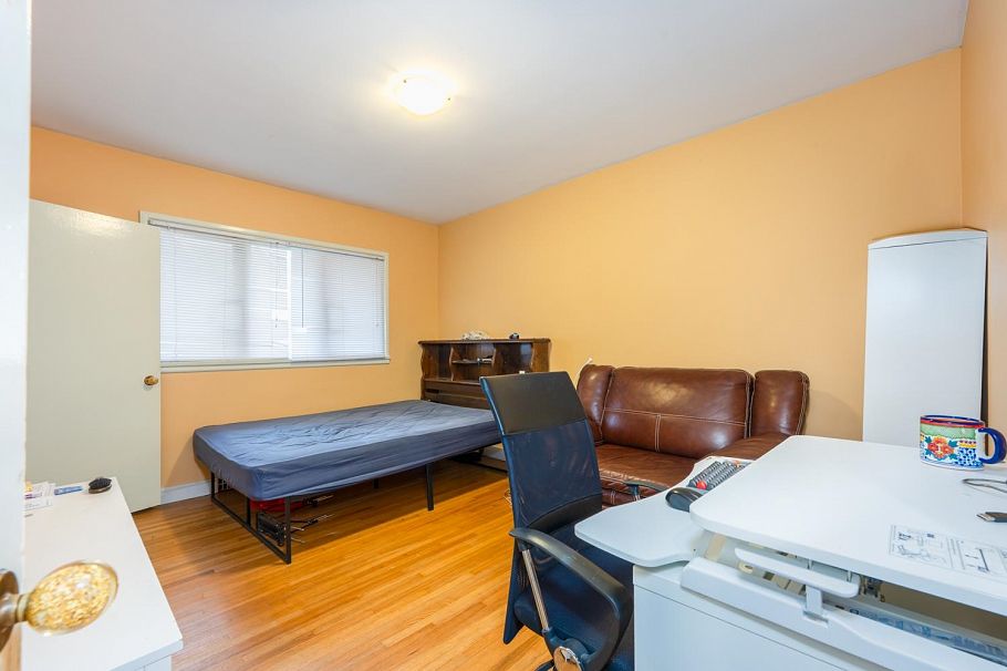 470 W 46th Avenue Vancouver, BC - 9