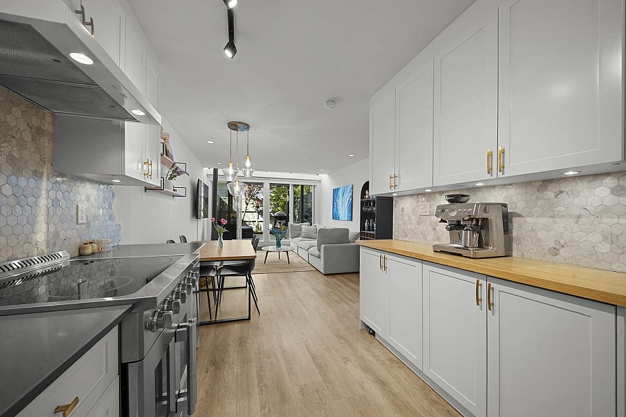 109 2125 York Avenue Vancouver, BC - 12