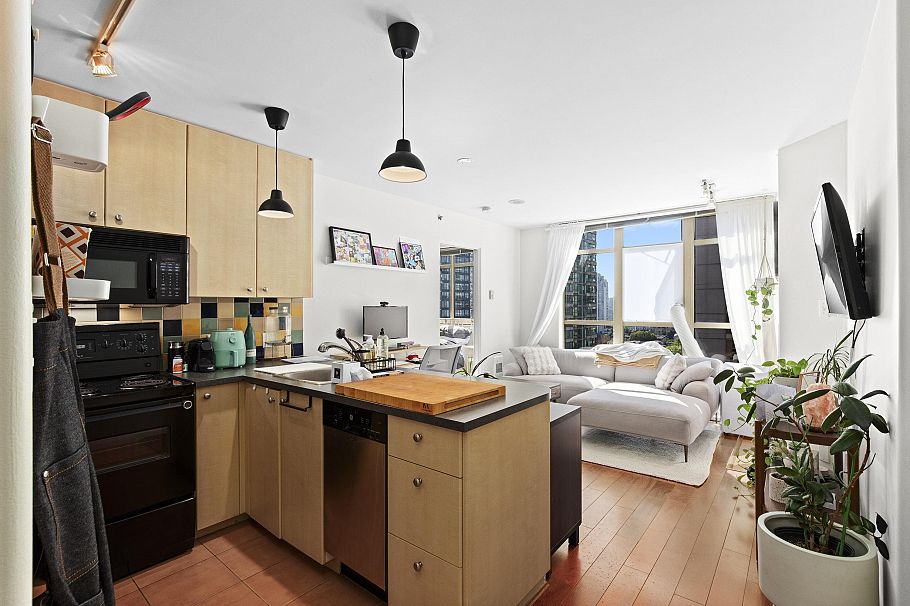 1105 819 Hamilton Street Vancouver, BC - 4